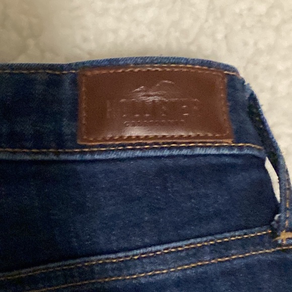 Hollister dark wash super skinny jeans. Size 5 (27w). Regular length/ 28L. - Picture 2 of 3